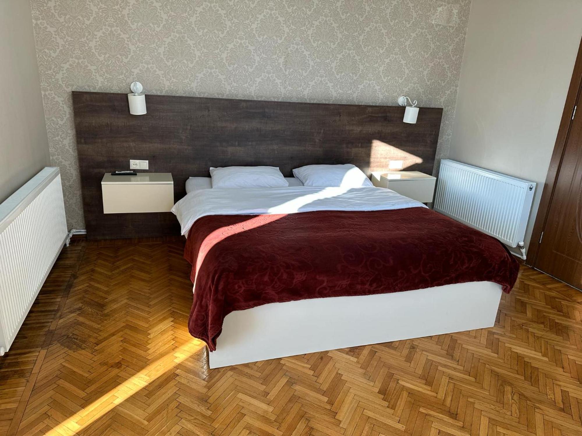 Hotel Eurica Koetaisi Buitenkant foto