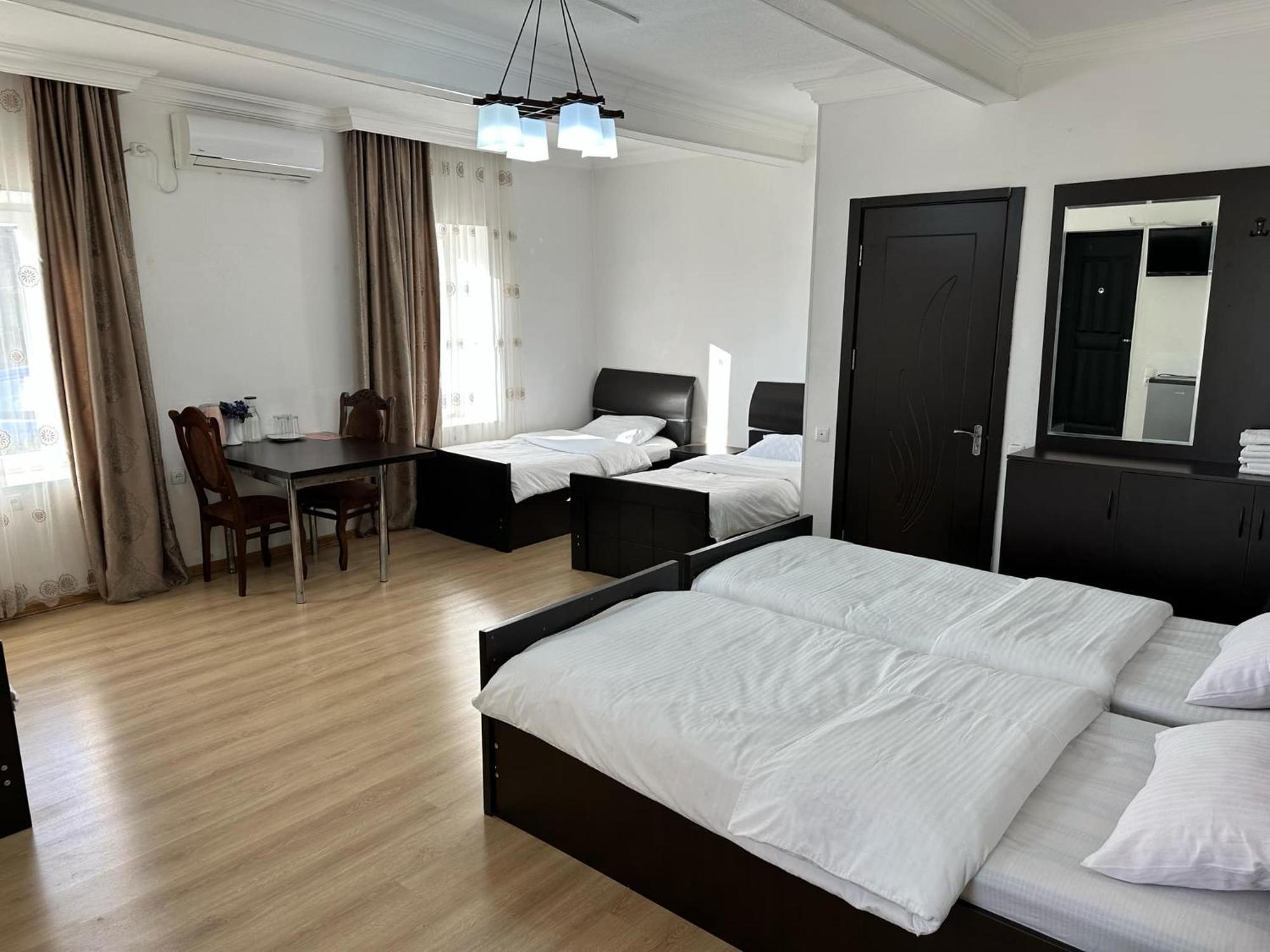 Hotel Eurica Koetaisi Buitenkant foto