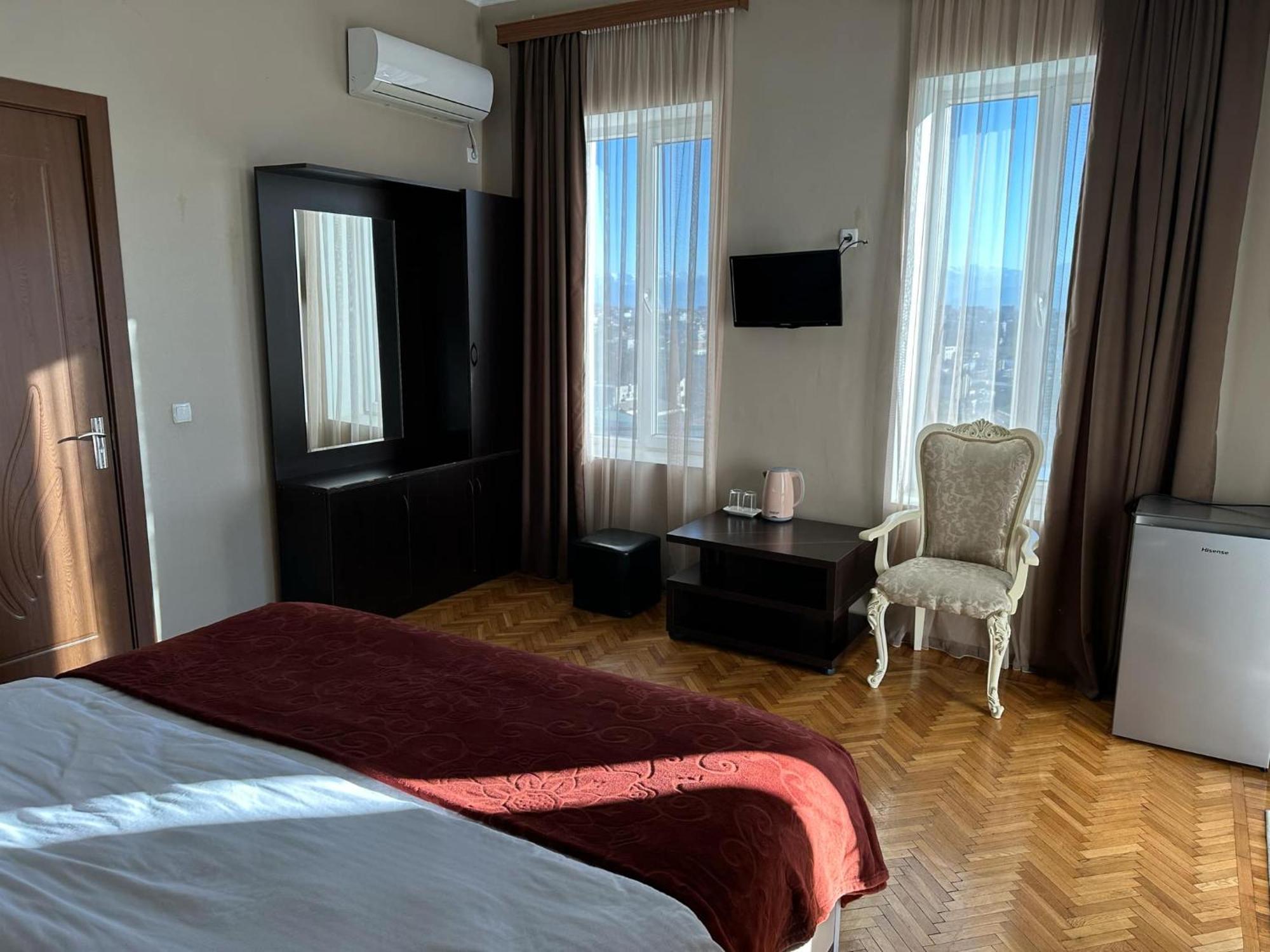 Hotel Eurica Koetaisi Buitenkant foto