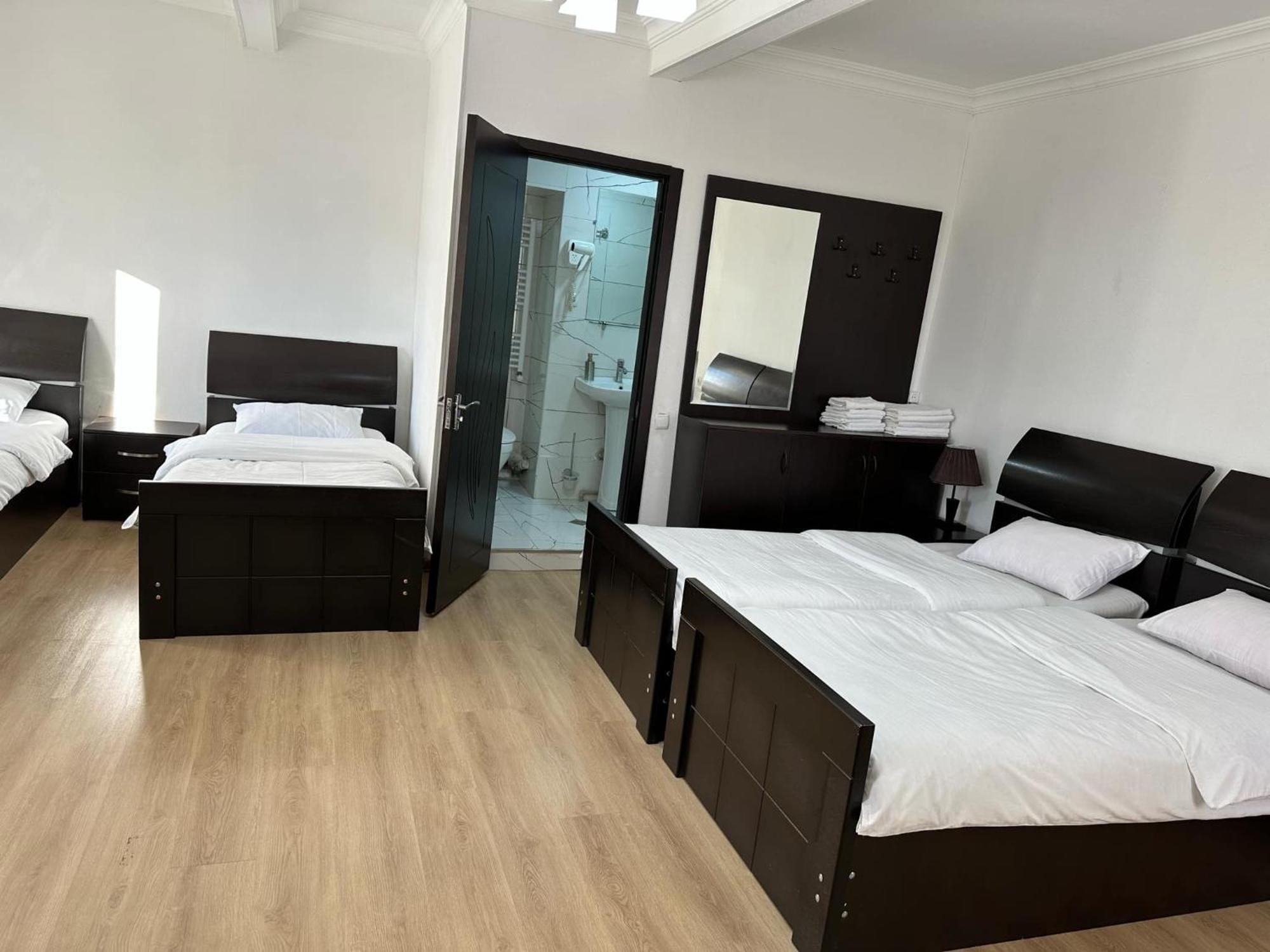 Hotel Eurica Koetaisi Buitenkant foto