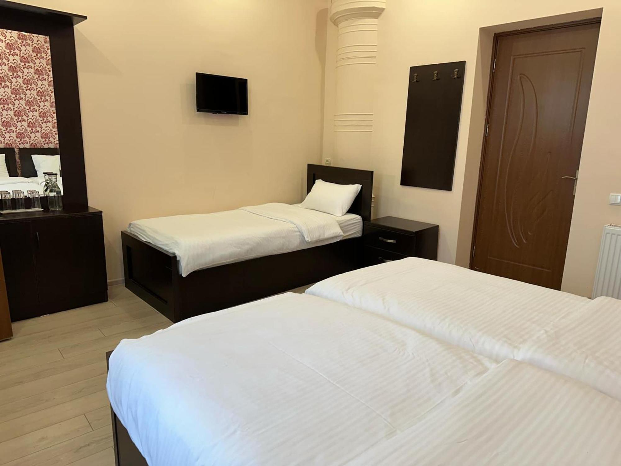 Hotel Eurica Koetaisi Buitenkant foto