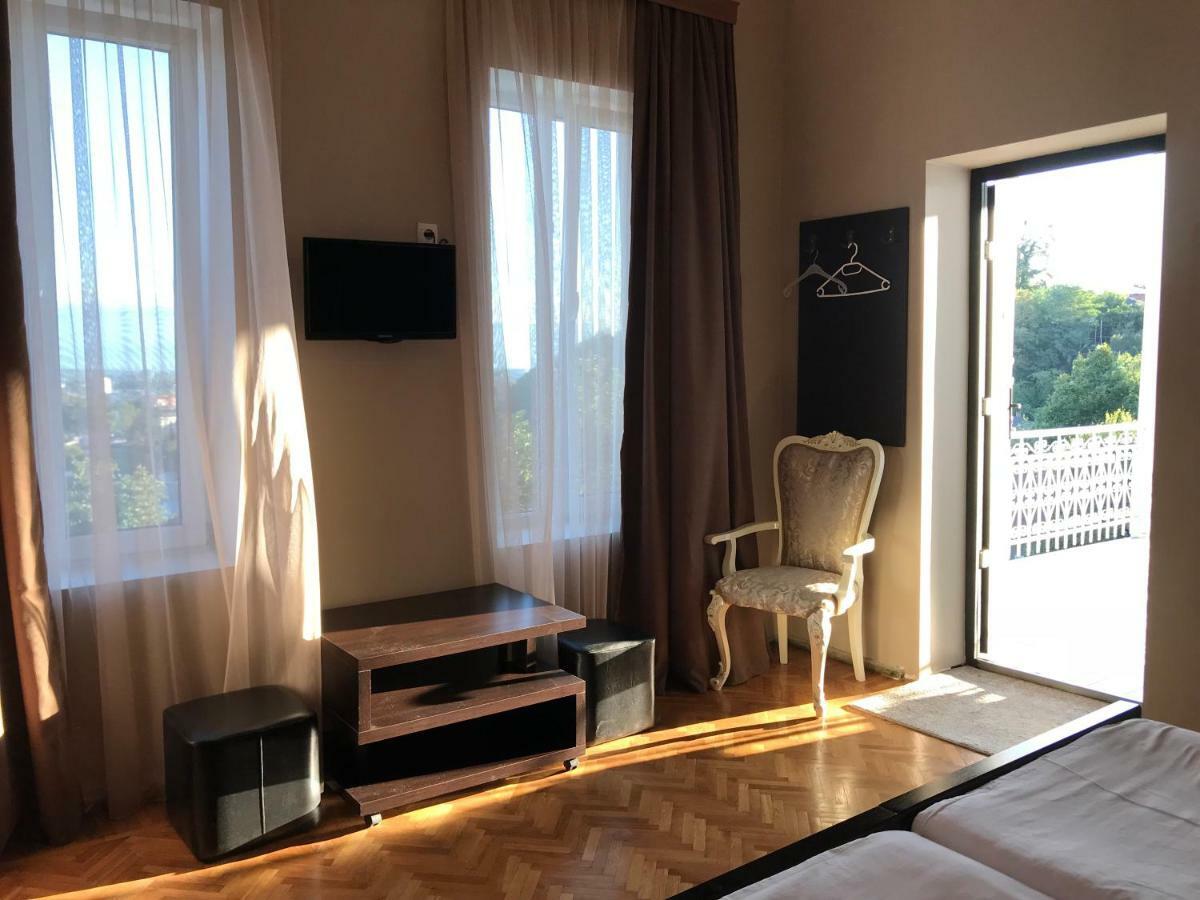 Hotel Eurica Koetaisi Buitenkant foto